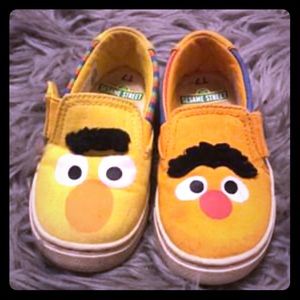 Bert and Ernie Toms size 7